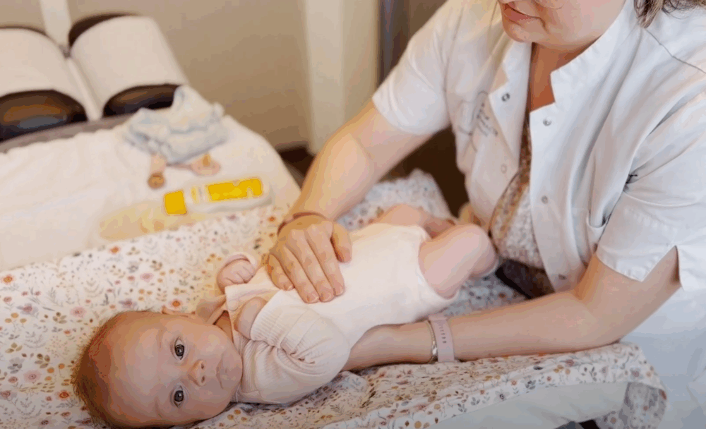 chiropractor treats baby